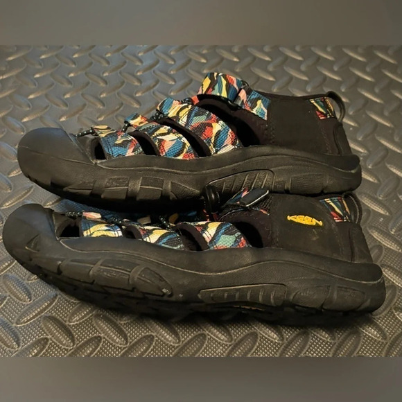 Keen Newport H2 black‎ multi-color waterproof Velcro and cinch closure Sz4 - Picture 3 of 9